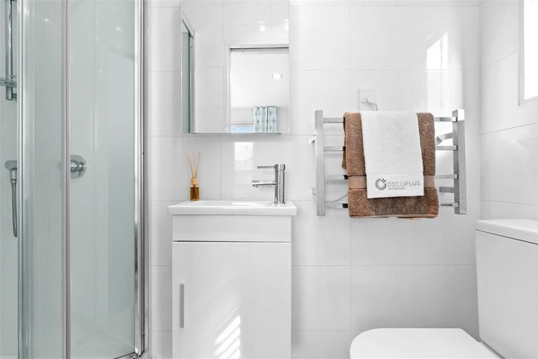 Photo of property in 9/10 Silver Moon Road, Albany Heights, Auckland, 0632