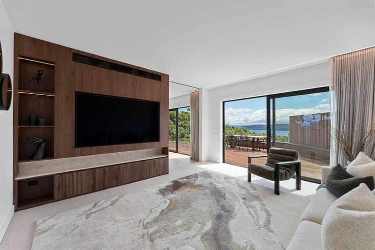 Photo of property in 11 Sparrowhawk Way, Kinloch, Taupo, 3377