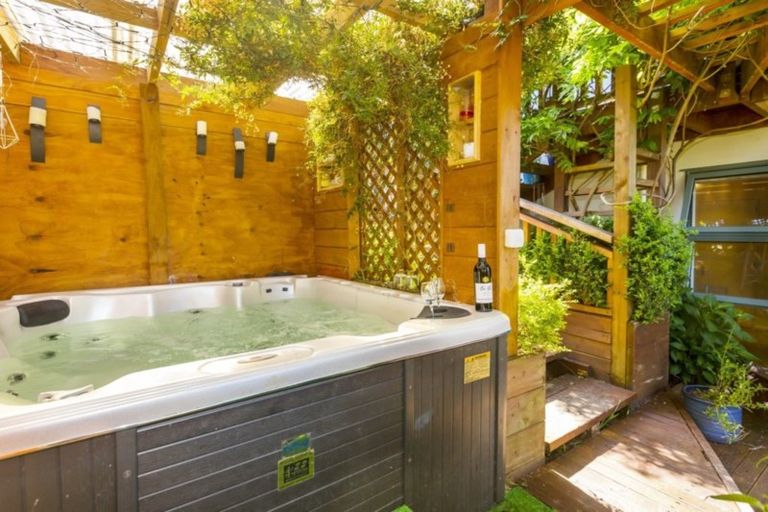 Photo of property in 8 Ronald Scott Grove, Riverstone Terraces, Upper Hutt, 5018