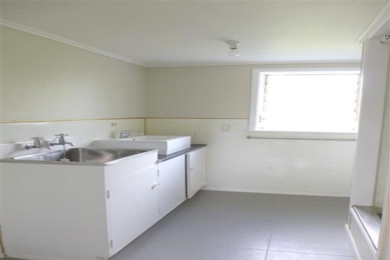 Photo of property in 23 Evans Road, Glen Eden, Auckland, 0602