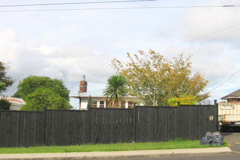 Photo of property in 106 Rosier Road, Glen Eden, Auckland, 0602