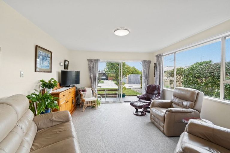 Photo of property in 115a Wilsons Road, Saint Martins, Christchurch, 8022