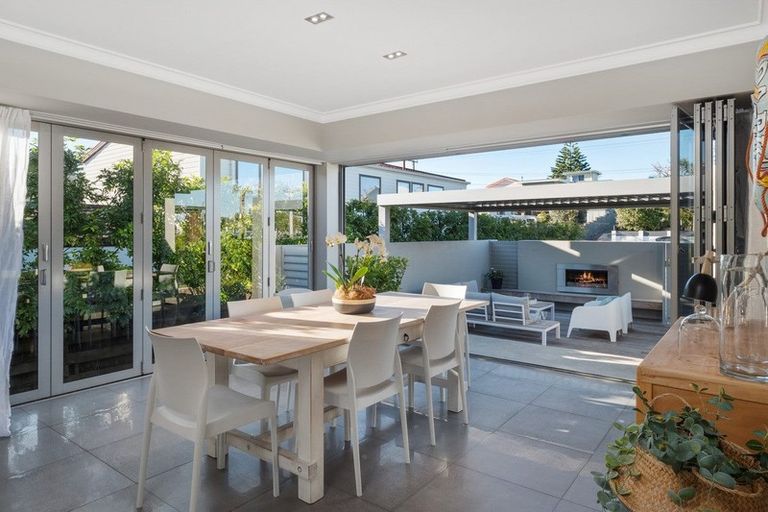 Photo of property in 194 Oceanbeach Road, Mount Maunganui, 3116