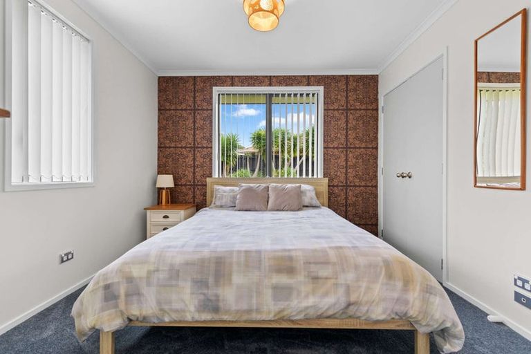 Photo of property in 28 Seabreeze Place, Papamoa Beach, Papamoa, 3118