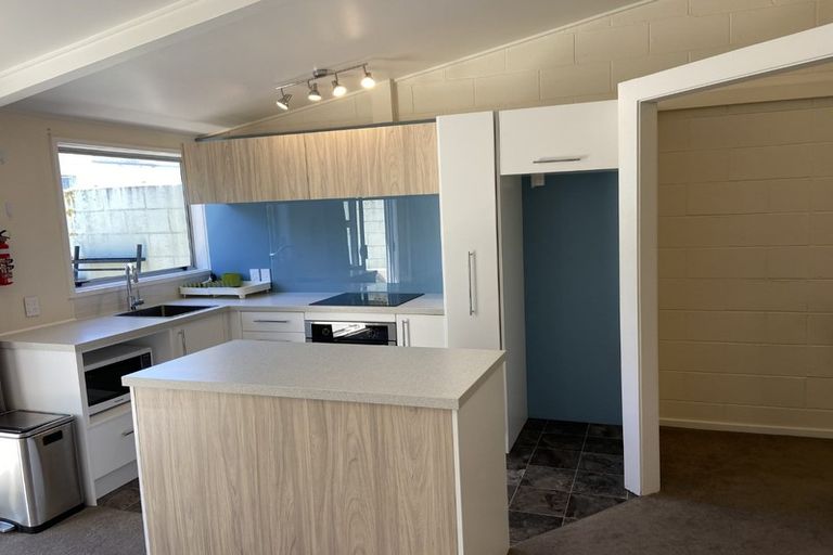 Photo of property in 23f4 Collins Avenue, Tawa, Wellington, 5028