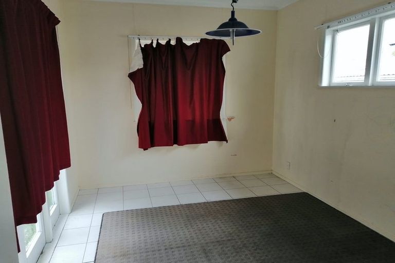 Photo of property in 3170 Great North Road, New Lynn, Auckland, 0600