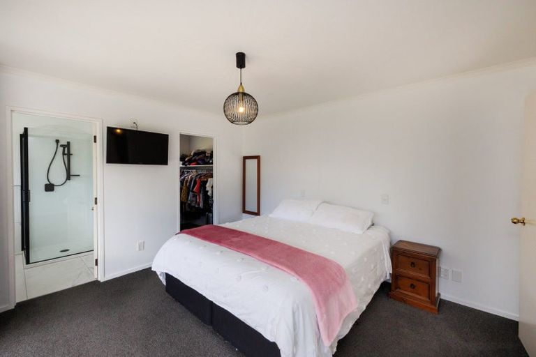 Photo of property in 10 Sandstrom Grove, Feilding, 4702