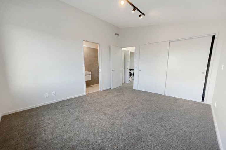 Photo of property in 149u3 Onepu Road, Lyall Bay, Wellington, 6022