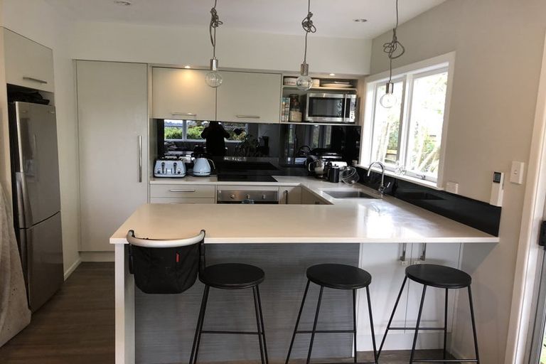 Photo of property in 18 Stanley Road, Glenfield, Auckland, 0629