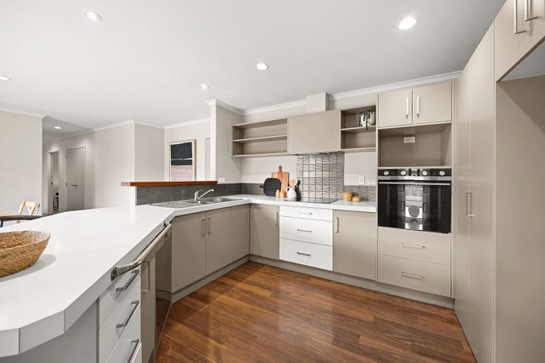 Photo of property in 15 Winslow Court, Huntington, Hamilton, 3210