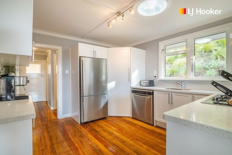 Photo of property in 92 Easther Crescent, Kew, Dunedin, 9012