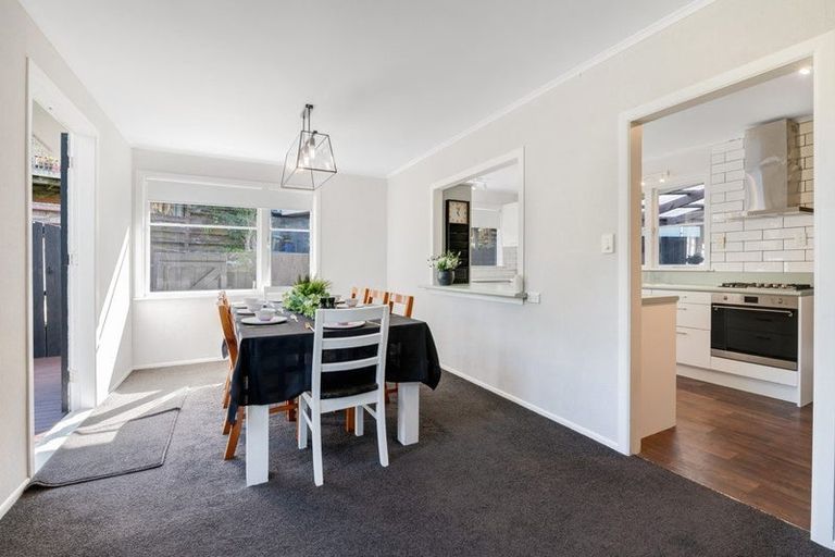 Photo of property in 1/14 Roband Avenue, Glenfield, Auckland, 0629
