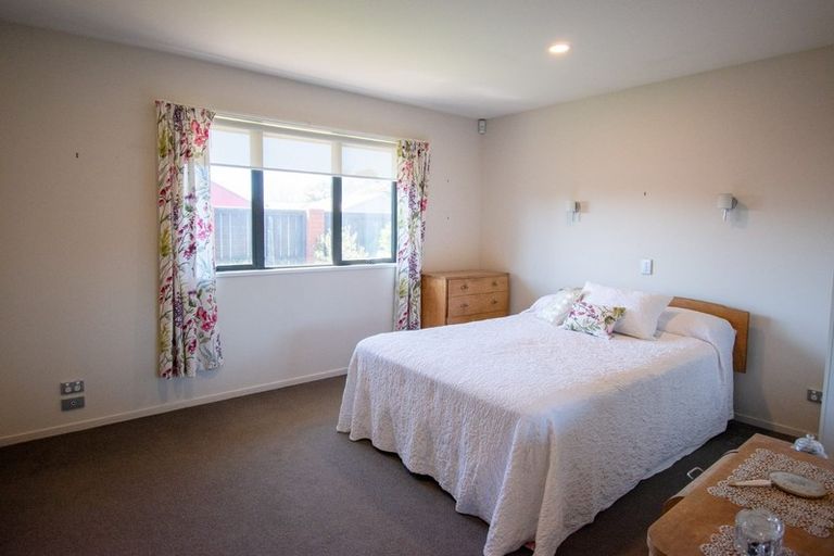 Photo of property in 526 Mairehau Road, Parklands, Christchurch, 8083
