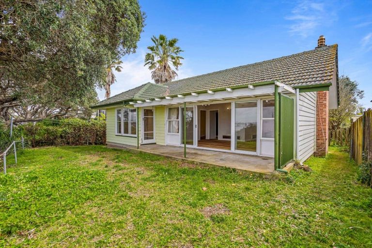 Photo of property in 59 Sylvan Avenue, Northcote, Auckland, 0627