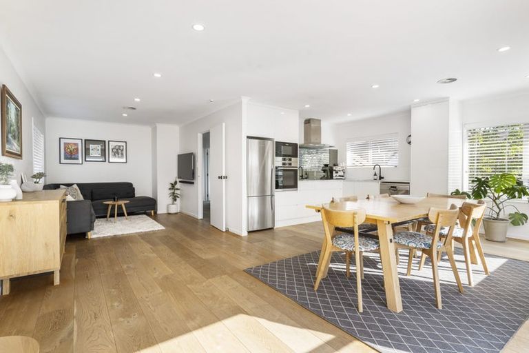 Photo of property in 2/25 Ciprian Place, Henderson, Auckland, 0612