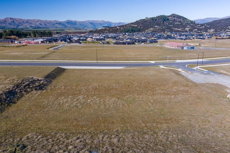 Photo of property in Northlake, 4 Carrickmore Crescent, Wanaka, 9305