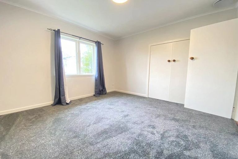 Photo of property in 10 Tahi Terrace, Glen Eden, Auckland, 0602