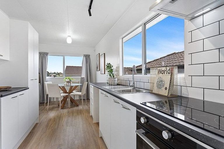 Photo of property in 2/105 Don Buck Road, Massey, Auckland, 0614