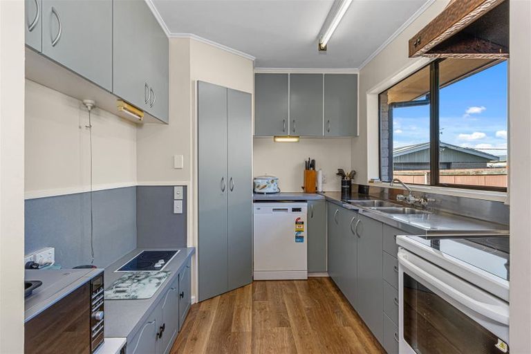 Photo of property in 23 Oriana Crescent, Hornby, Christchurch, 8042