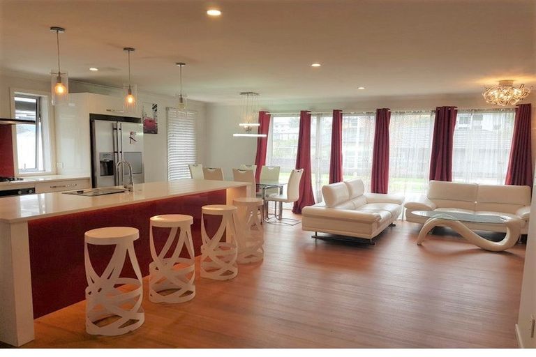 Photo of property in 17 Banks Boulevard, Whitby, Porirua, 5024