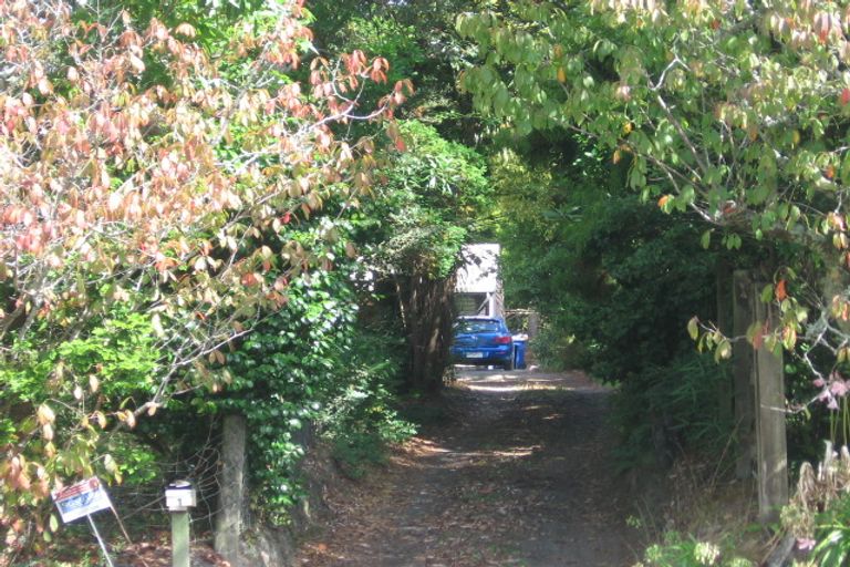 Photo of property in 1 South Lynn Road, Titirangi, Auckland, 0604