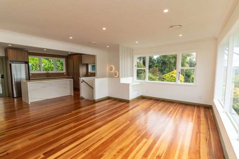 Photo of property in 71 Seatoun Heights Road, Seatoun, Wellington, 6022