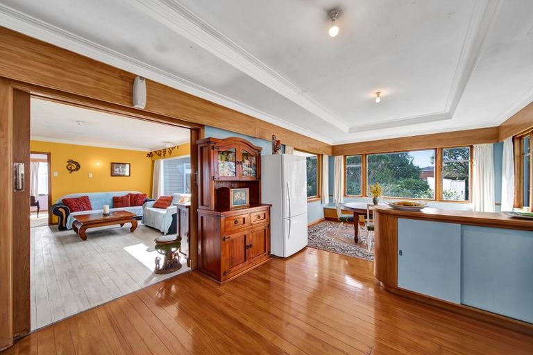 Photo of property in 221 South Road, Spotswood, New Plymouth, 4310