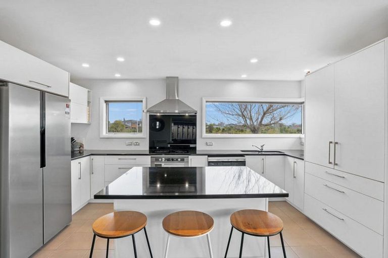 Photo of property in 16 East Ellington Drive, Mairehau, Christchurch, 8052