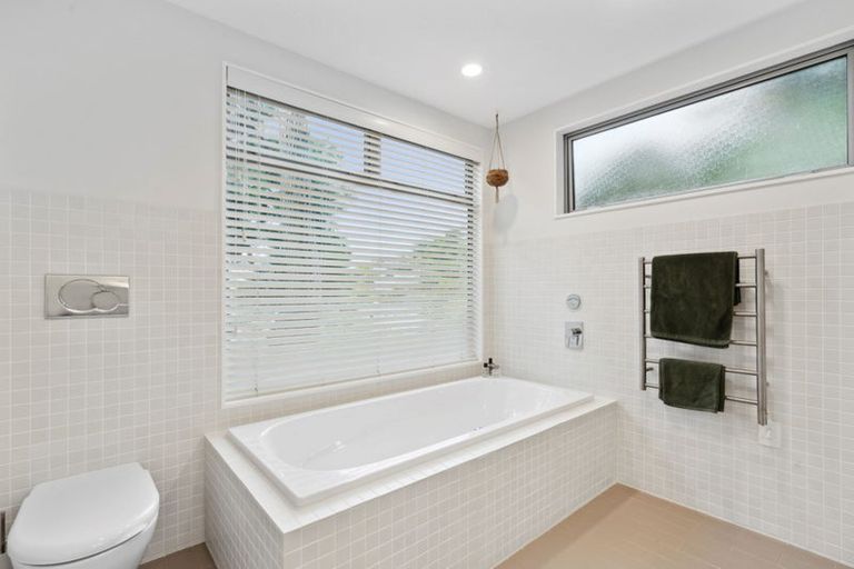 Photo of property in 29 Orangi Kaupapa Road, Northland, Wellington, 6012