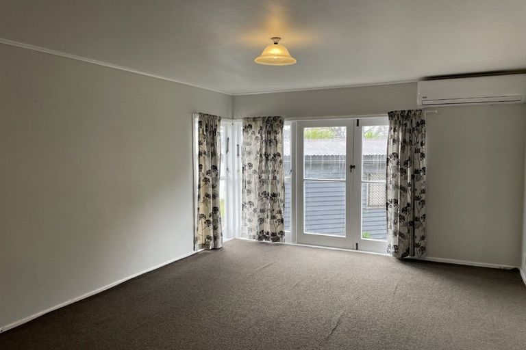 Photo of property in 5 Julian Place, Otara, Auckland, 2023