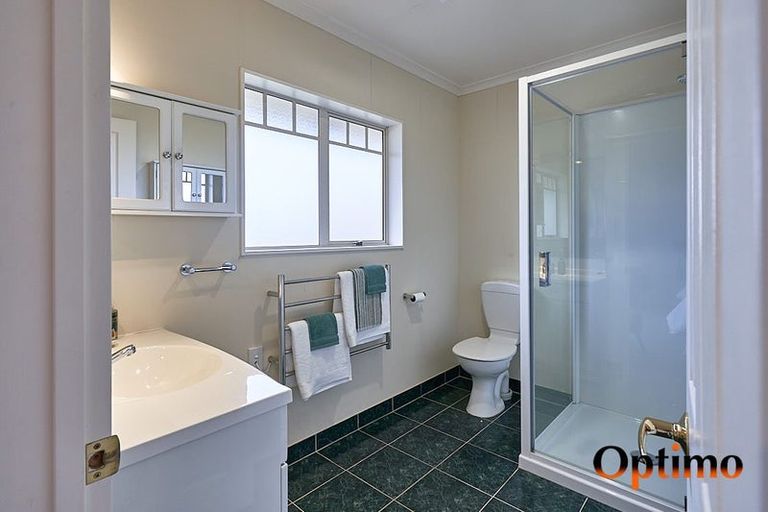 Photo of property in 21 Rothesay Place, Highbury, Palmerston North, 4412