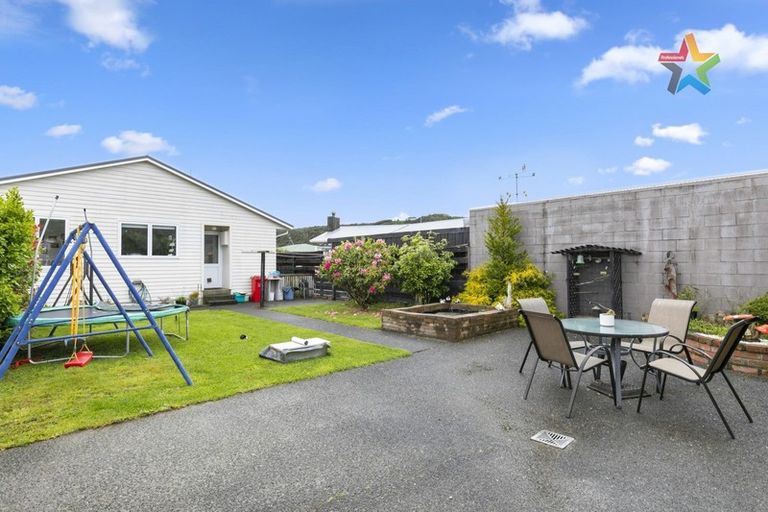 Photo of property in 9 Kerepehi Grove, Wainuiomata, Lower Hutt, 5014