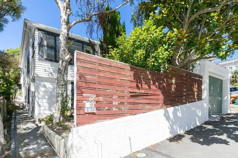 Photo of property in 61 Rolleston Street, Mount Cook, Wellington, 6021