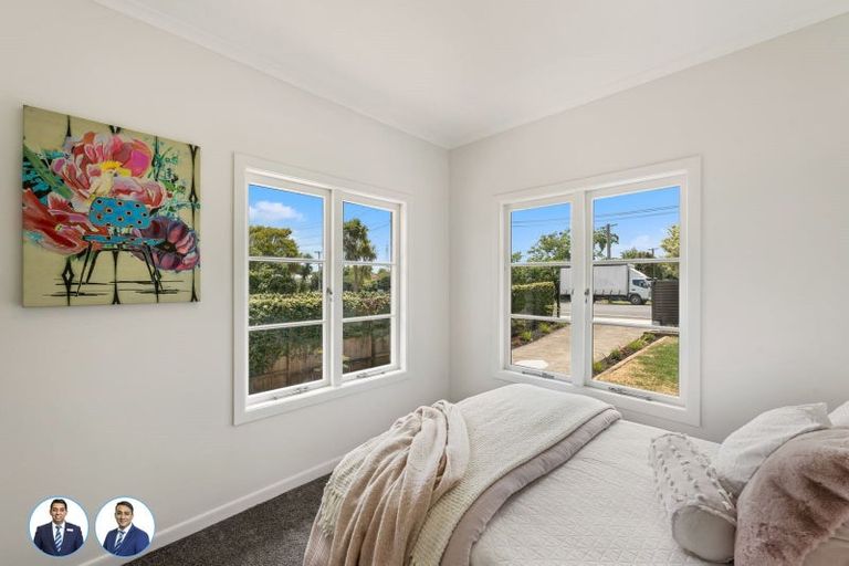Photo of property in 14 Coronation Road, Mangere Bridge, Auckland, 2022
