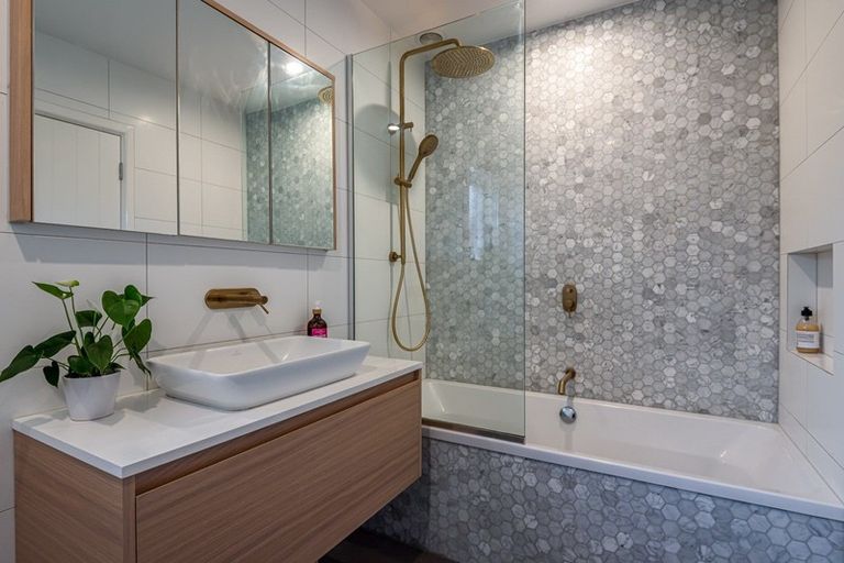Photo of property in 5 Coronation Street, Belmont, Auckland, 0622