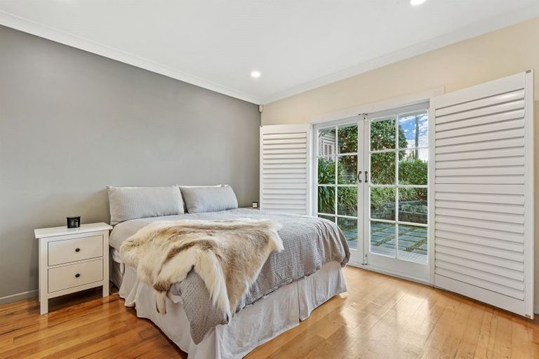 Photo of property in 1/42 Manuka Road, Glenfield, Auckland, 0629