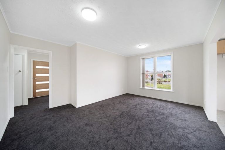 Photo of property in 15 Mayflower Close, Mangere East, Auckland, 2024