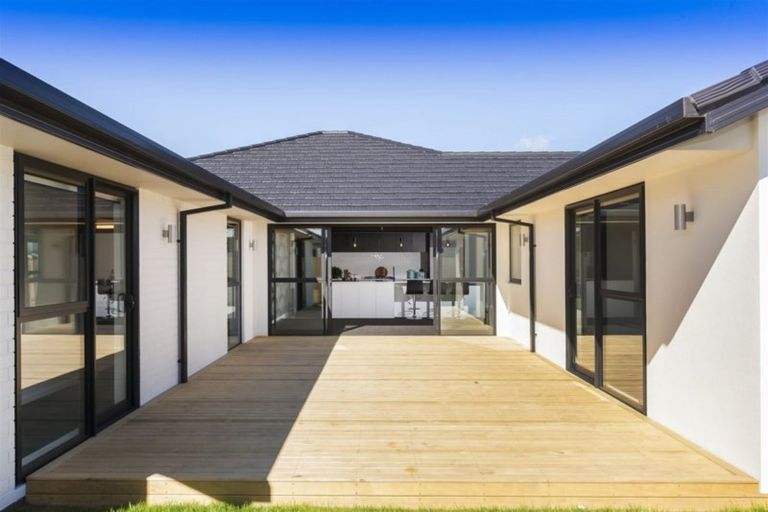 Photo of property in 5 Ciaran Close, Broomfield, Christchurch, 8042