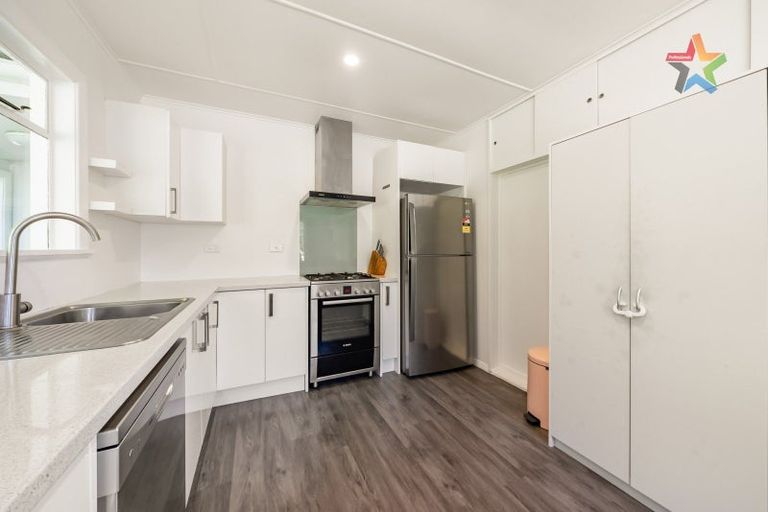 Photo of property in 126 Hine Road, Wainuiomata, Lower Hutt, 5014