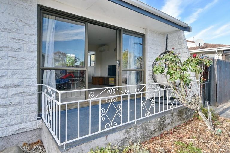 Photo of property in 1/40b Chipping Lane, Redwood, Christchurch, 8051