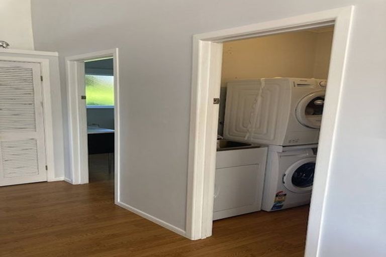 Photo of property in 18 Kent Terrace, Riverhead, 0820