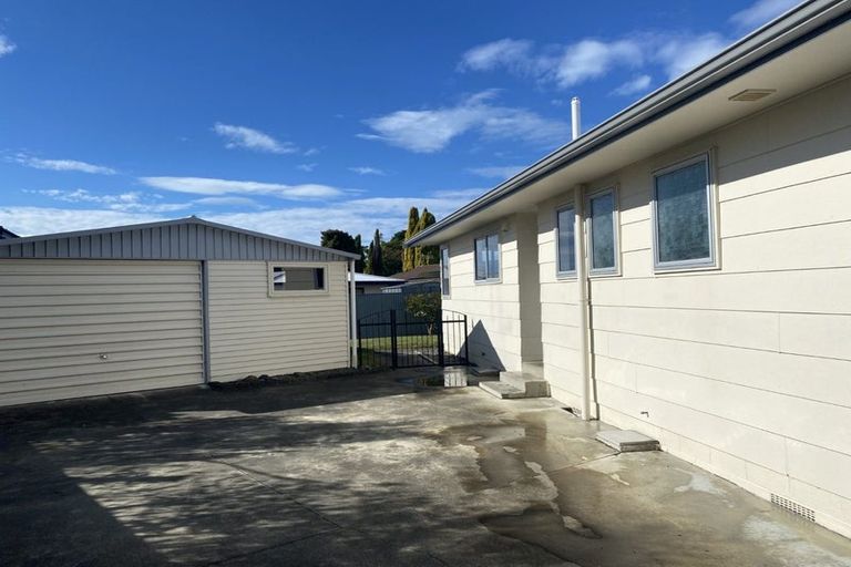 Photo of property in 16 Gilmour Place, Taradale, Napier, 4112