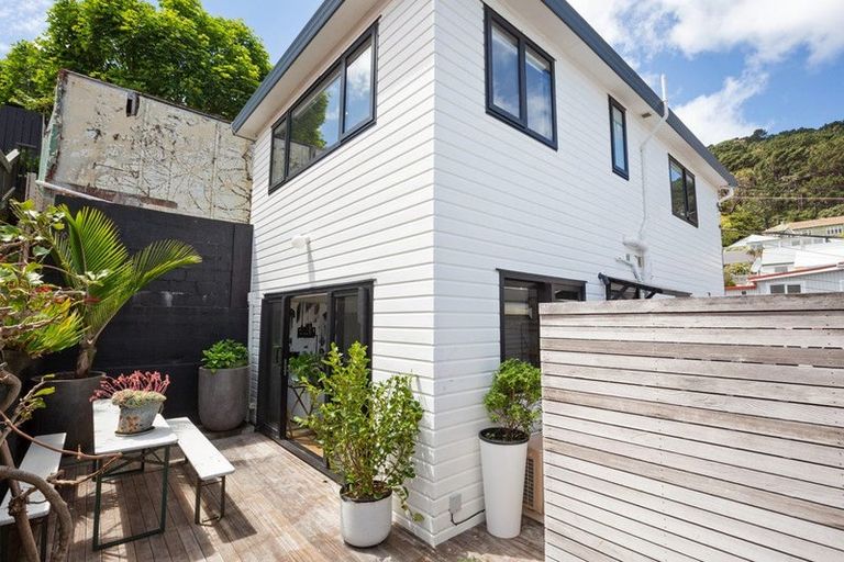 Photo of property in 1a Port Street, Mount Victoria, Wellington, 6011