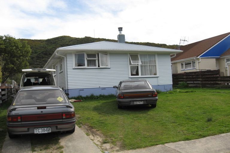 Photo of property in 41 Hamstead Street, Wainuiomata, Lower Hutt, 5014