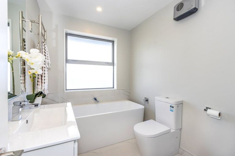 Photo of property in 18 Little Gem Road, Hornby, Christchurch, 8025
