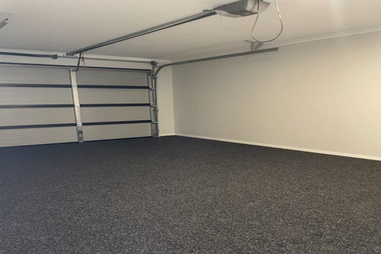 Photo of property in 74 Papatupu Way, Kumeu, 0810