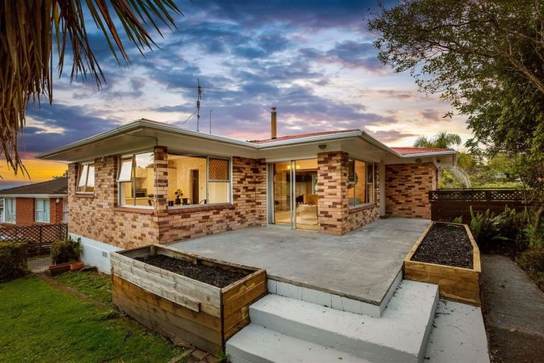 Photo of property in 57 Rehia Road, Massey, Auckland, 0614