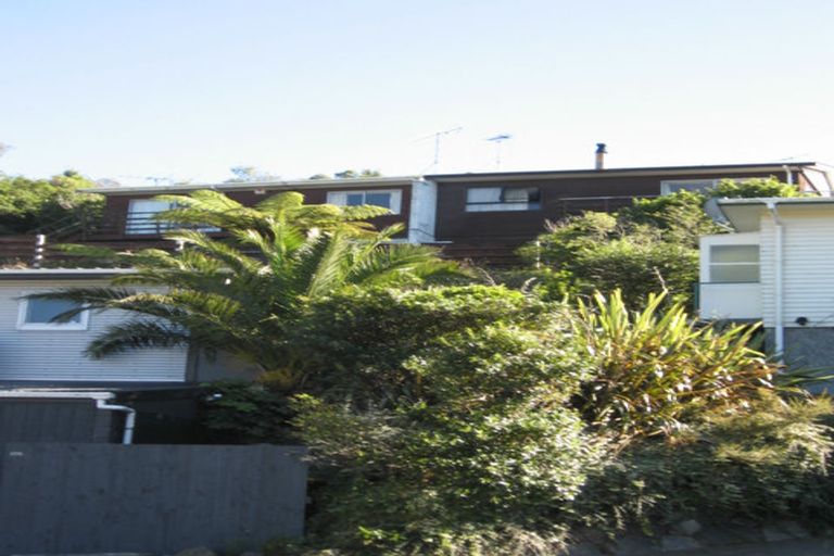 Photo of property in 137a Newlands Road, Newlands, Wellington, 6037