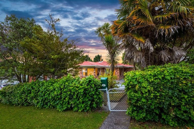 Photo of property in 57 Rehia Road, Massey, Auckland, 0614
