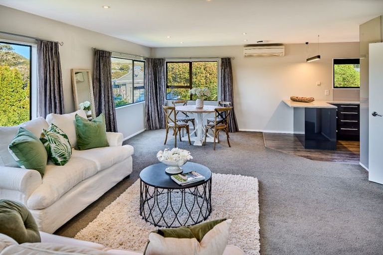 Photo of property in 25 Longitude Place, Whitby, Porirua, 5024